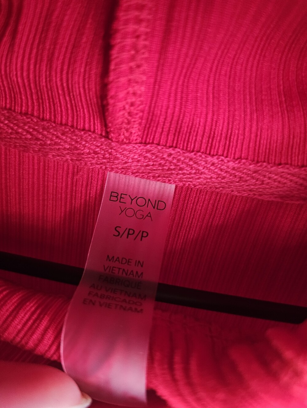NWT Beyond Yoga Breathe Easy Ribbed Cropped Hoodie in Holly Red - Picture 5 of 9